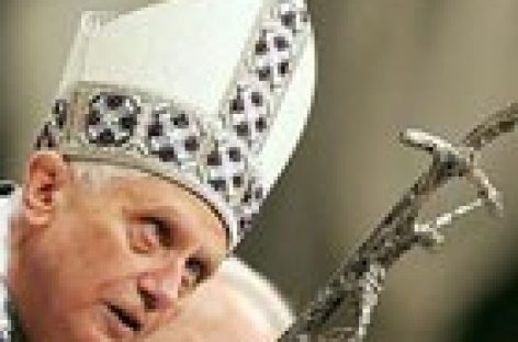 Папа Римский номинирован на муз. премию