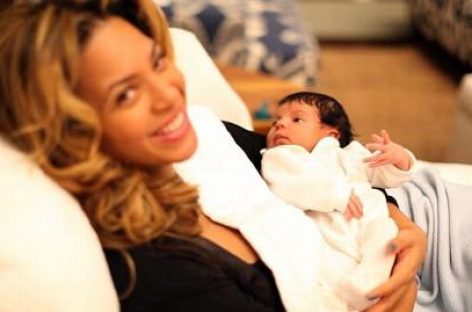 Почему Бейонсе до сих пор прячет свою маленькую дочурку?