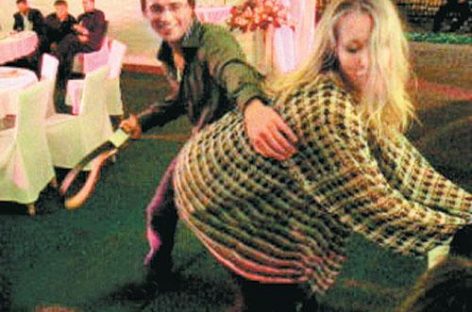 Ксения Собчак весело погуляла с друзьями