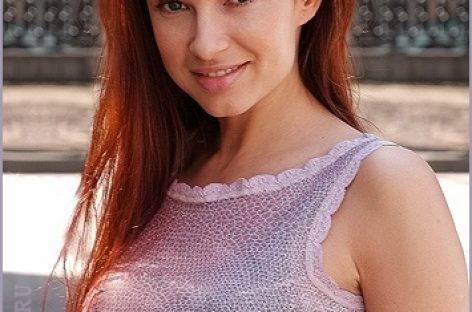 Эвелина Бледанс участвует в спортивных марафонах со своим малышом