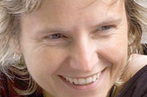 Светлана Сурганова организовывает поэтически вечер