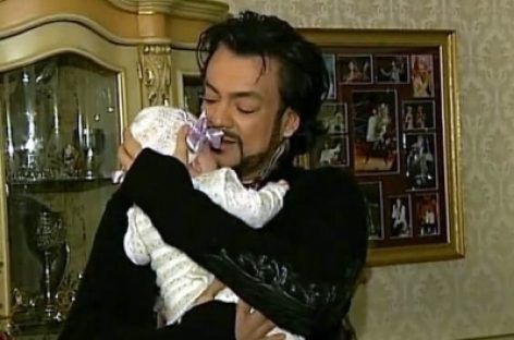 Дочь Киркорова уже произнесла свое первое слово