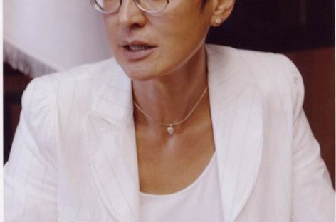 Ирина Хакамада мечтает переодеть чиновников