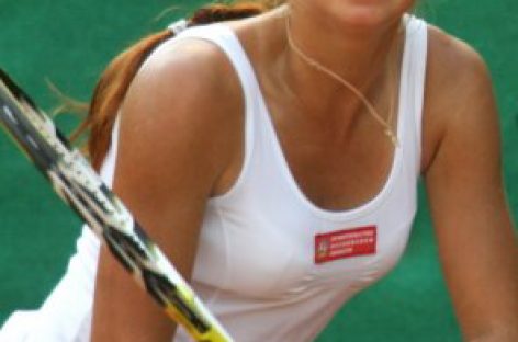 Надежда Гуськова подарила лебедя Russian MusicBox