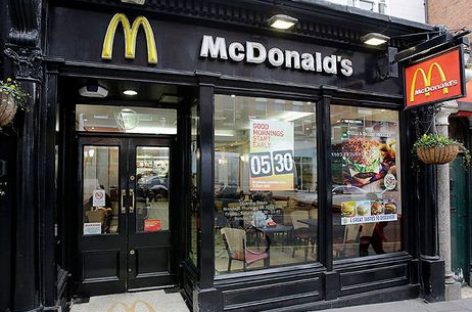 Аршавин любит кормить своих детей в McDonalds