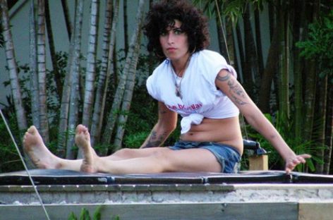 Из лондонского дома Эми Уайнхаус было украдено свадебное платье