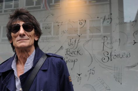 Гитарист легендарной Rolling Stones женится в третий раз