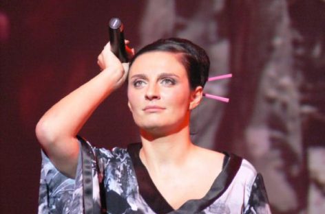 Елена Ваенга впервые выступила после родов