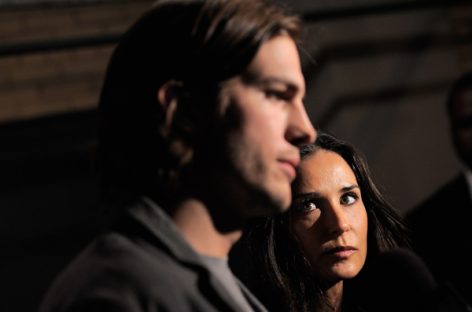 Деми Мур собирается отомстить Эштону Катчеру