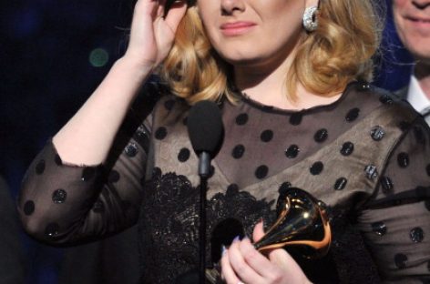 Альбом Адель разошелся рекордным тиражом