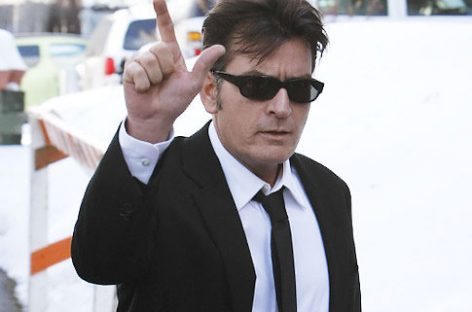 Актер Чарли Шин решил заняться благотворительностью