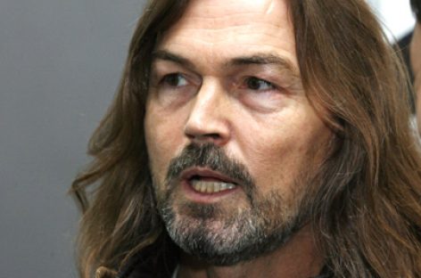 Никас Сафронов решил подать в суд на участниц Pussy Riot