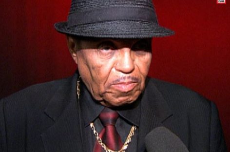 Отец Майкла Джексона оказался в больнице