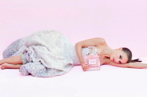Натали Портман снялась в ролике Dior «La Vie En Rose»