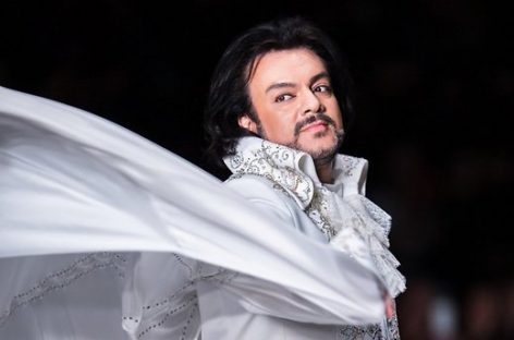 Киркоров примерил свадебный наряд