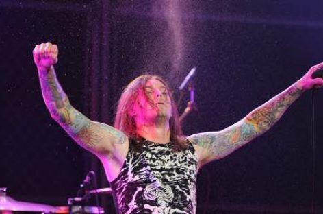 Солист группы As I Lay Dying Тим Ламбезис собирался убить жену