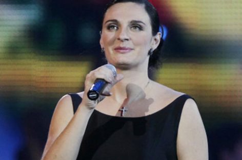 Елена Ваенга планирует усыновить ребенка из детского дома