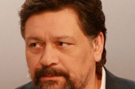 Поклонники удивили Назарова Дмитрия необычным подарком