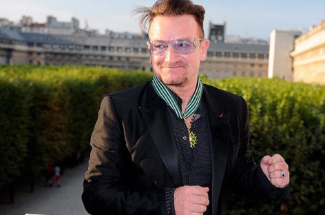 Солист группы U2 получил высшую французскую награду в области культуры