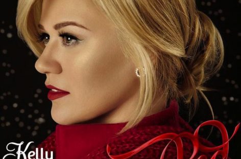 Келли Кларксон рассказала о песнях с альбома «Wrapped In Red»