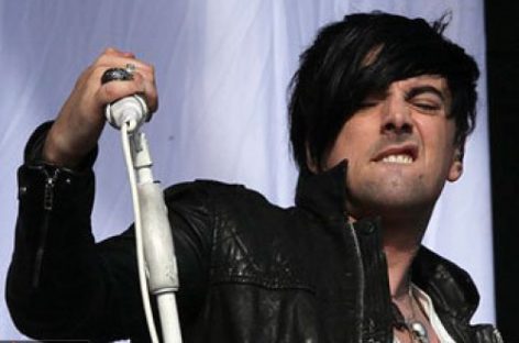 Lostprophets распадается из-за обвинения их вокалиста в педофилии