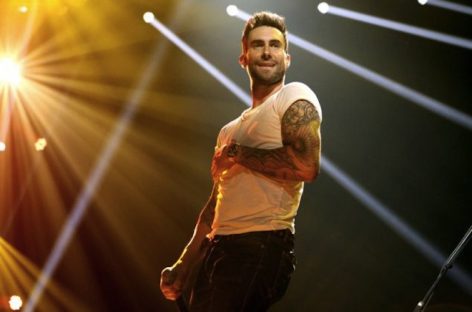 Солист «Maroon 5» стал секс-символом!
