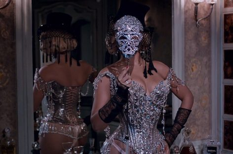 Бейонсе представила откровенный клип “Partition”