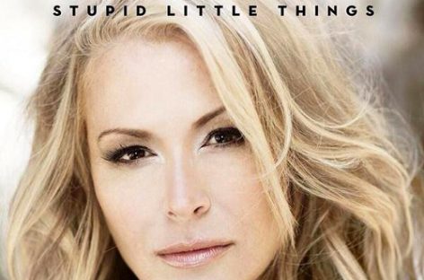 Анастейша презентовала новый сингл “Stupid Little Things”