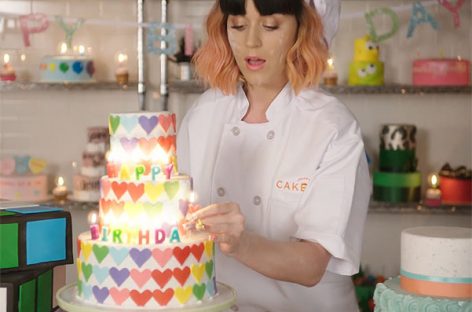 Кэти Перри представила клип “Birthday”