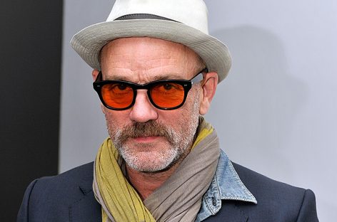 Лидер R.E.M. записал первый трек после распада группы