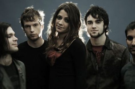 Flyleaf представили трек «Set Me On Fire»
