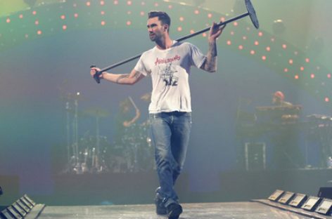 Вокалист Maroon 5 Адам Левин выпустил сольный трек «Lost Stars»