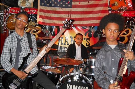 13-летние металлисты Unlocking The Truth подписали контракт с лейблом Sony