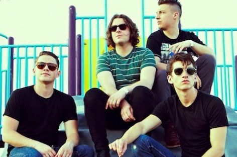 Arctic Monkeys подыграли дуэту Disclosure