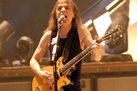 Малкольм Янг покинул AC/DC