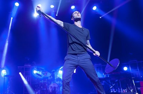 Диск «V» Maroon 5 продолжает оставаться лидером альбомного чарта