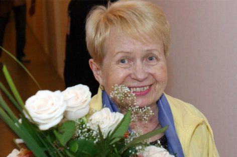 Президент РФ наградил орденом Александру Пахмутову