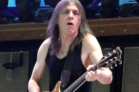 Основатель и гитарист AC/DC Малкольм Янг впал в безумие