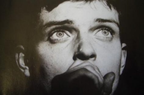 Вдова лидера Joy Division опубликует его дневники