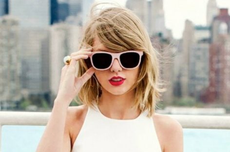 “Blank Space” Тейлор Свифт возглавила “Billboard Hot 100”