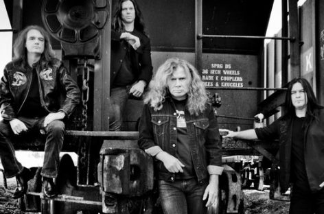 Megadeth выставят на аукцион памятные вещи с гастролей