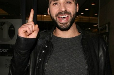 Победитель “The X-Factor” Бен Хэйнау возглавил чарт синглов Великобритании