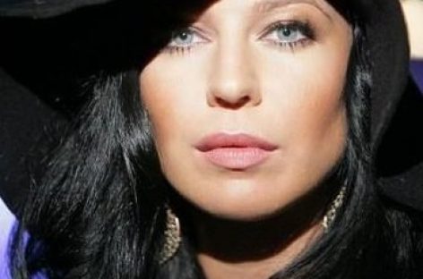 Ёлка открыла предзаказ на альбом