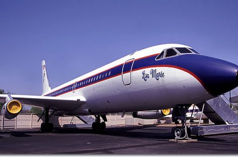 На аукционы выставлены самолеты Элвиса Пресли и жилетка Дженис Джоплин