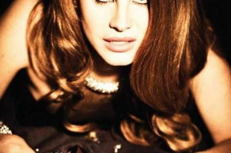 Лана Дель Рей назвала грядущую пластинку  “Honeymoon”