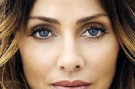 Натали Имбрульи исполняется 40 лет