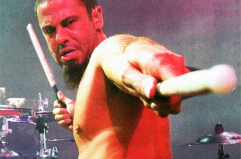 Экс-барабанщик Korn судится с группой