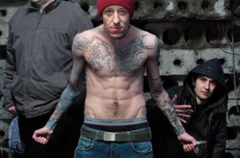 Рэп-группа Кровосток лидирует в чарте российского iTunes