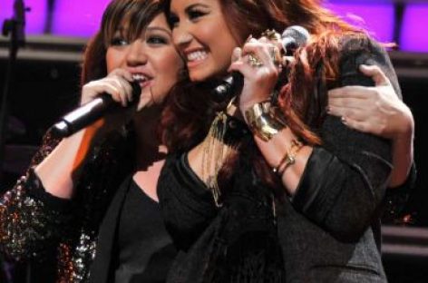 Келли Кларксон запишет дуэт с Деми Ловато