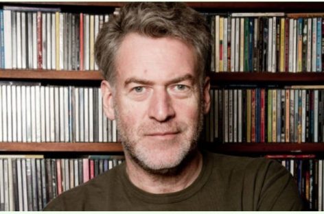 Артемий Троицкий снова собирает деньги для проекта «Опыт рока: год за годом»